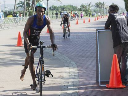 Mhlengi Gwala, en septiembre de 2015 en una carrera en Durban (Sudáfrica).