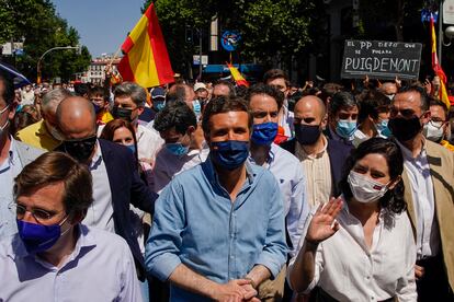 Manifestación contra los indultos del Gobierno a los líderes independentistas catalanes en la Plaza de Colón en Madrid.