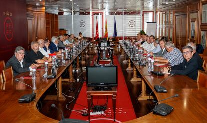 Reunión de la Comisión de presidentes de Federaciones de Ámbito Autonómico y Territoriales convocada por el presidente interino de la Federación Española de Fútbol, Pedro Rocha, y celebrada este lunes en Madrid. 