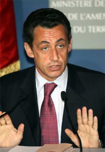El ministro del Interior francés, Nicolas Sarkozy, el lunes en París.