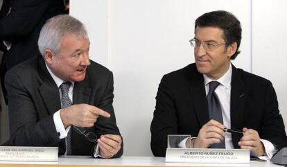 Los presidentes de Murcia, Ramón Luis Valcárcel, y Galicia, Alberto Núñez Feijóo, en la reunión del PP en Madrid.