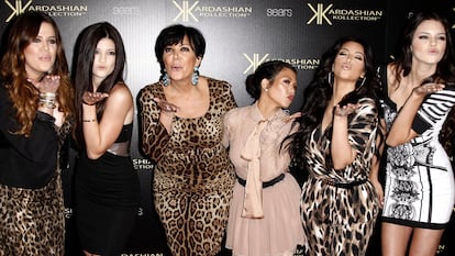 Khloé Kardashian, Kylie Jenner, Kris Jenner, Kourtney Kardashian, Kim Kardashian e Kendall Jenner, em Los Angeles.