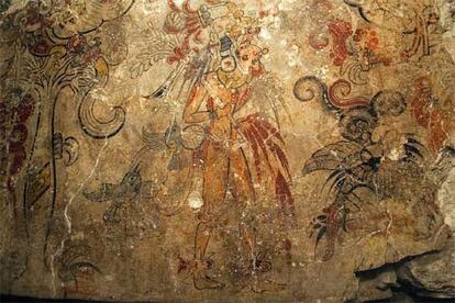 Un mural maya del año 100 antes de Cristo descubierto en San Bartolo, Guatemala.