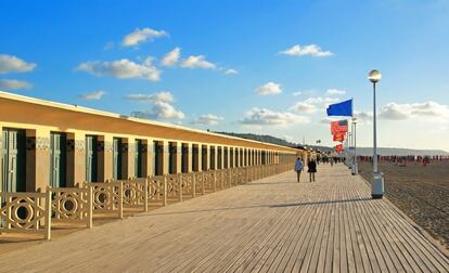 El paseo marítimo de Les Planches, en Deauville (Francia). 
 