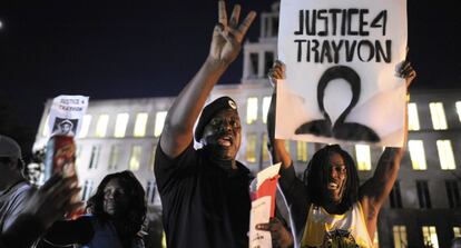 Protestas en el exterior de la Corte de Justicia.