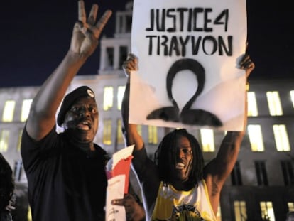 Protestas en el exterior de la Corte de Justicia. 