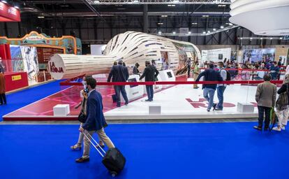 Vista del estand de La Rioja, diseñado por Domingo García, en Fitur 2021.