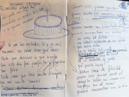 Manuscrito de la letra de la canción 'El universo sobre mí' del grupo Amaral