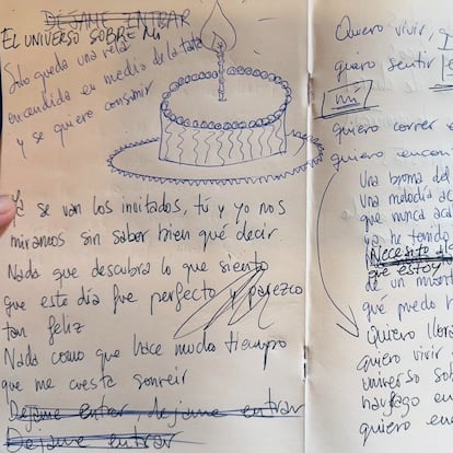Manuscrito de la letra de la canción 'El universo sobre mí' del grupo Amaral