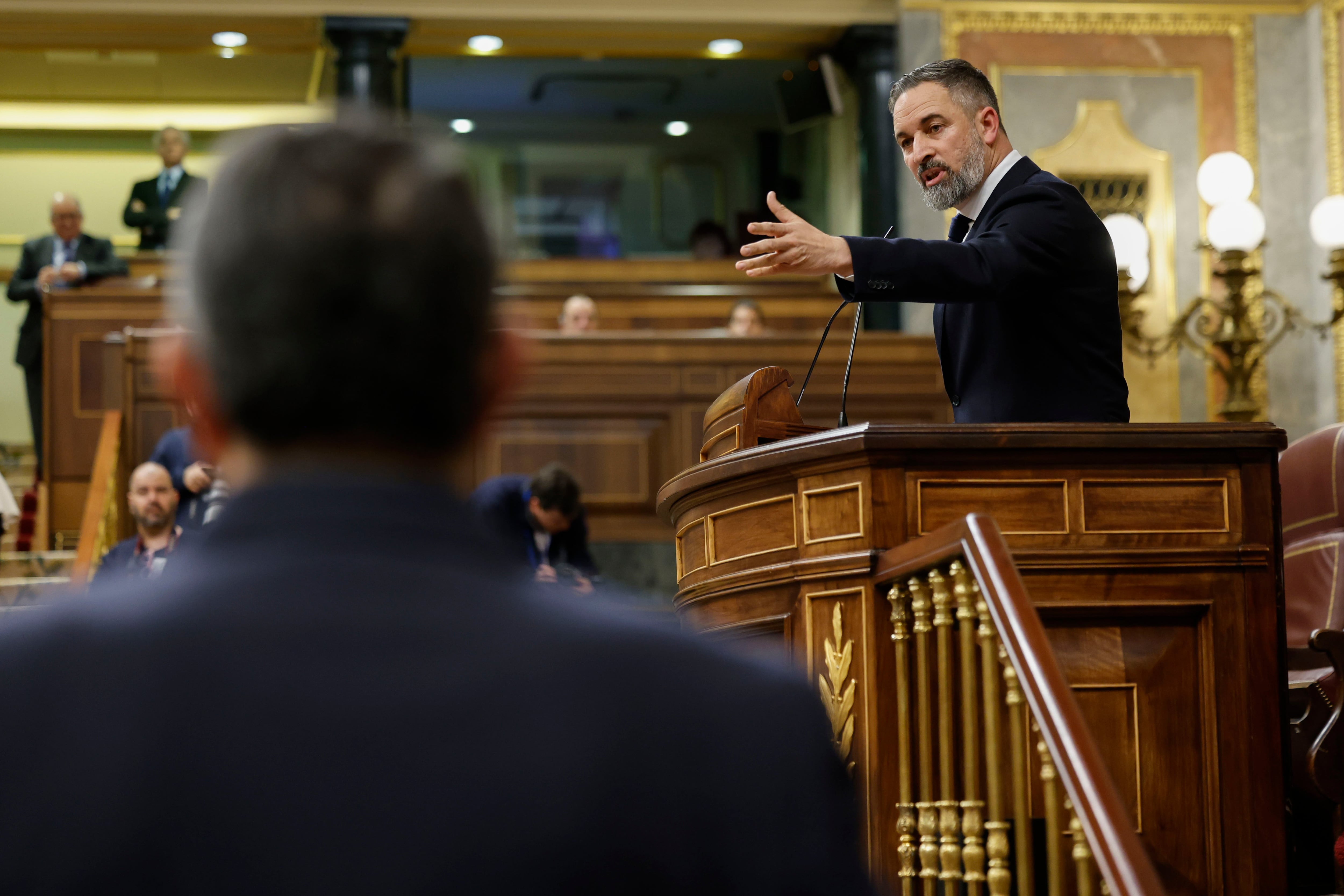 ¿Quién tiene la culpa de que crezca tanto Vox? Sánchez la rechaza y Feijóo la esquiva