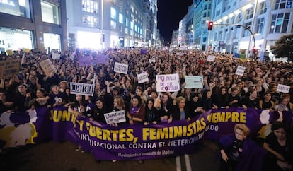 Manifestación por el día de la Mujer en la Gran Vía el 8 de marzo de 2017.