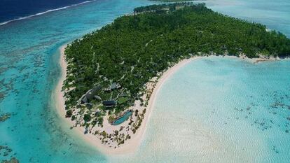 Fotografía aérea de la Isla Tetiaroa, propiedad de Marlon Brandon.