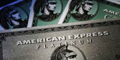 Varias tarjetas de American Express.