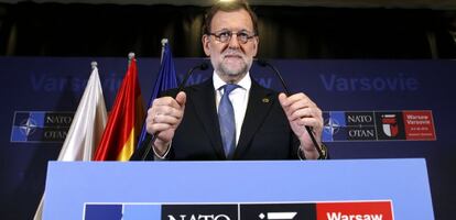 El presidente del Gobierno espa&ntilde;ol en funciones, Mariano Rajoy, durante la rueda de prensa posterior a la sesi&oacute;n plenaria del Consejo del Atl&aacute;ntico Norte.