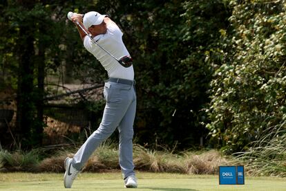 Rory McIlroy teeing off during the World Match Play.