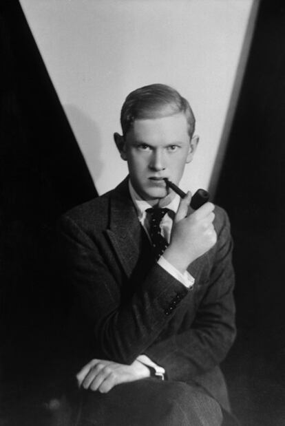 El escritor británico Evelyn Waugh (1903-1966), en un retrato de juventud.