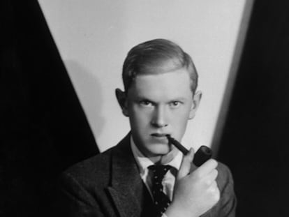 El escritor británico Evelyn Waugh (1903-1966), en un retrato de juventud.