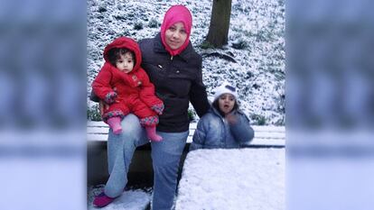 Syrian refugee Halima Nordin with her children in Saarbrüken, Germany, winter 2016