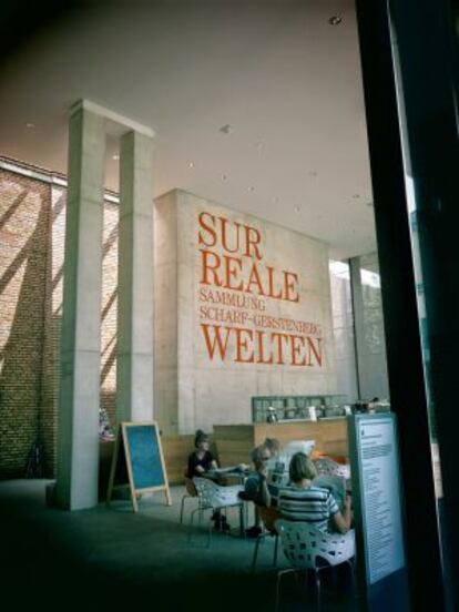 Entrada a la exposición 'Surreale Welten', en el Sammlung Scharf-Gerstenberg.