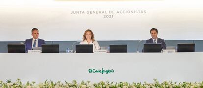 Víctor del Pozo, consejero delegado; Marta Álvarez, presidenta; José Ramón de Hoces, consejero secretario de El Corte Inglés.