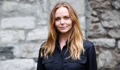 La dise&ntilde;adora Stella McCartney durante la presentaci&oacute;n de una de sus colecciones en 2012. 