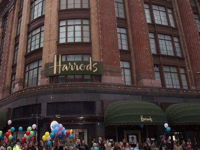 Fachada de los grandes almacenes Harrods, en Londres.