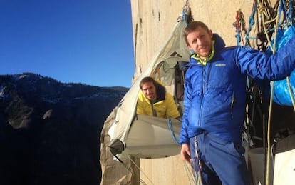 Caldwell y Jorgeson posan encaramados al 'Dawn Wall'.