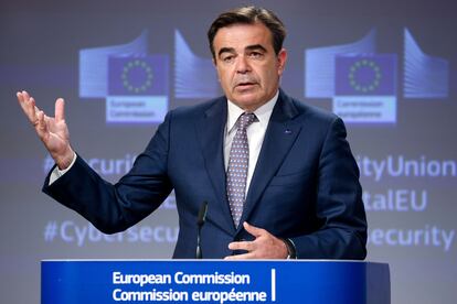 El vicepresidente de la Comisión Europea, Margaritis Schinas, durante una comparecencia este miércoles.