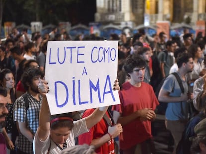 Apoiadores de Dilma Rousseff, nesta quarta em São Paulo.