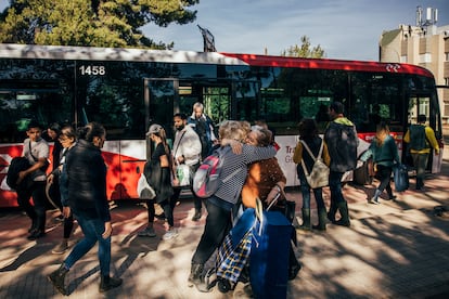 Única línea de autobús que comunica Paiporta con Valencia, este miércoles.