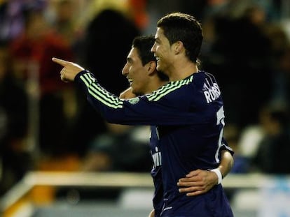 Di María celebra su primer gol, el segundo del Madrid, con Cristiano Ronaldo