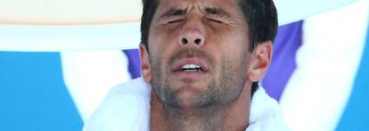 Verdasco se refresca en el duelo contra Sela.