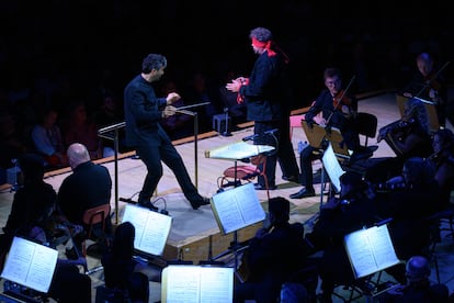 Inicio del segundo acto de ‘Fidelio’ con el tenor Maximilian Schmitt y David Afkham al frente de la OCNE, el 20 de septiembre en el Auditorio Nacional.