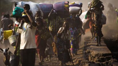 Desplazados congole&ntilde;os cerca de Goma, en julio de 2013.