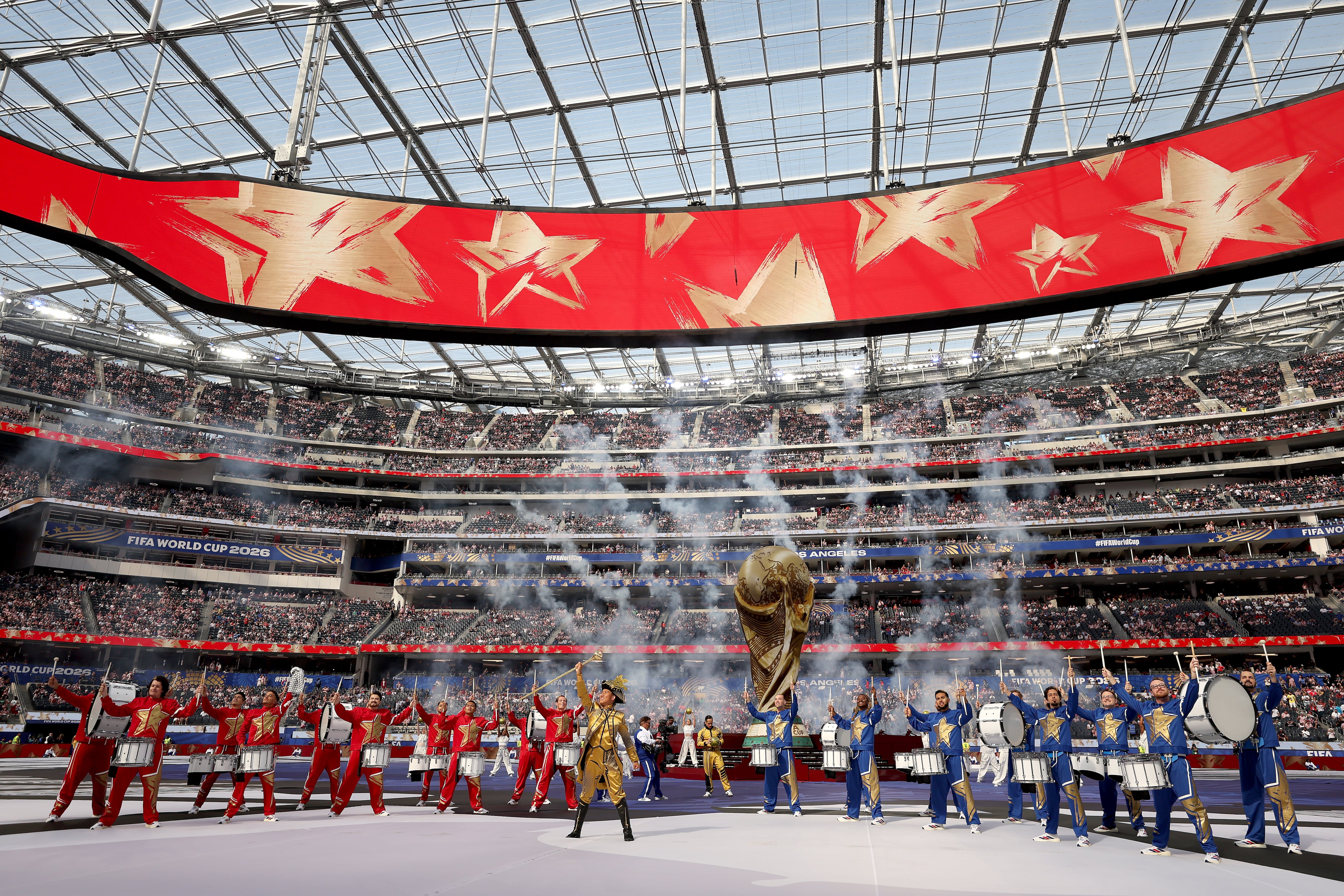 Espectáculo durante la inauguración del Mundial en Los Ángeles. 