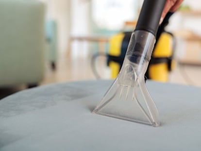 Aspirador de tapicerías.