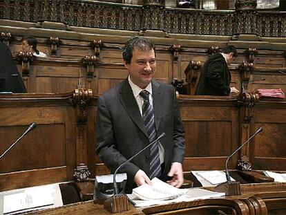 Jordi Hereu en el salón de plenos del Ayuntamiento de Barcelona.