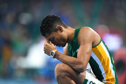 Van Niekerk tras ganar el 400.