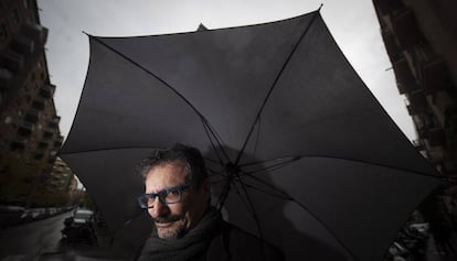 “No em queixo, però visc amb cert neguit professional, tot i ser dels autors més llegits”, diu Albert Sánchez Piñol.