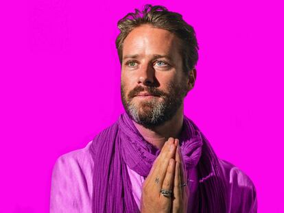 Armie Hammer en una imagen publicitaria de la película 'Perdona que te moleste', de 2018.