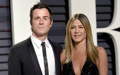 Justin Theroux y Jennifer Aniston en la fiesta posterior a los Oscar de 2017.