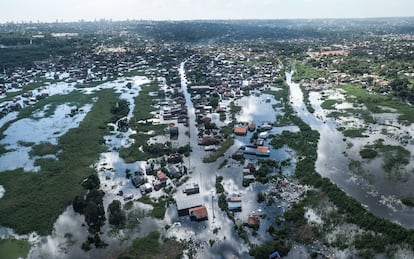 El barrio Santa Ana en el Bañado Sur durante una de las inundaciones.