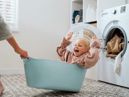 Las secadoras de ropa pequeñas son ideales para apartamentos, estudios o estancias con poco espacio. GETTY IMAGES.