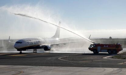 Bautismo de la llegada del primer vuelo de Ryanair.