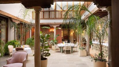 Interior patio of the Royalojo Corrala, in Granada.