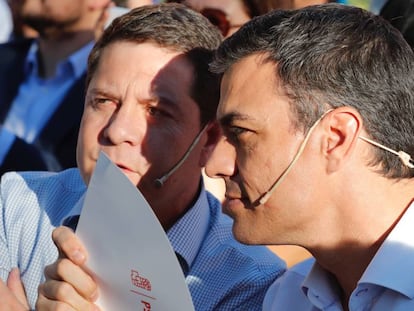 Emiliano García-Page y Pedro Sánchez, en un mitin de la campaña del 26-J.