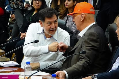 Gerardo Fernández Noroña y Dante Delgado, durante la sesión de este 23 de agosto, en Ciudad de México.