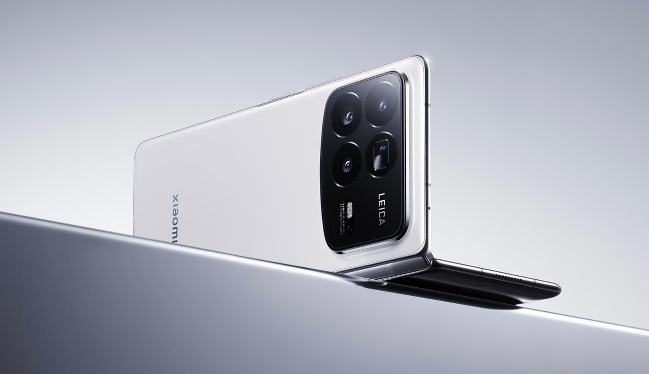 El Xiaomi MIX Fold 5 con HyperOS 4 se deja ver confirmado la llegada de este plegable