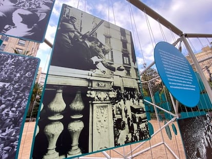 La imagen de Macià en el balcón de la Generalitat, que se expone en la muestra 'Tres dies d’abril. 90 anys de la proclamació de la República', en el del Palau Robert de Barcelona.