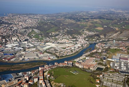 Vista de la Isla de los Faisanes, en el río Bidasoa.